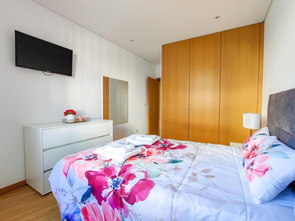 Sao Domingos Apartment - Viana City Centre Виана-ду-Каштелу Экстерьер фото